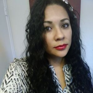 Meet your Posher, Senobia